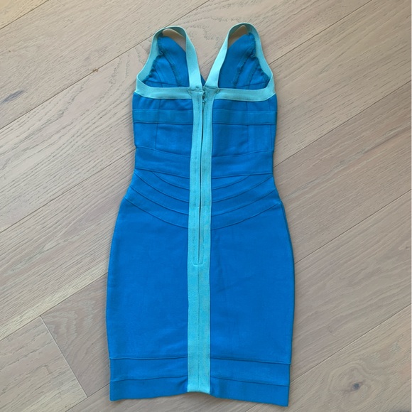 Stunning bodycon dress! Very stretchy - Picture 6 of 7